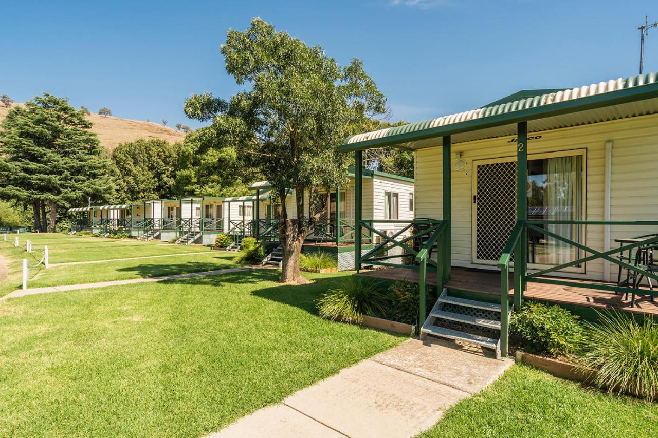 Gundagai Cabins & Tourist Park Buitenkant foto