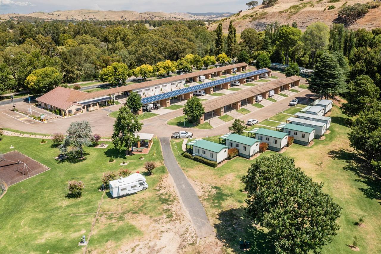 Gundagai Cabins & Tourist Park Buitenkant foto