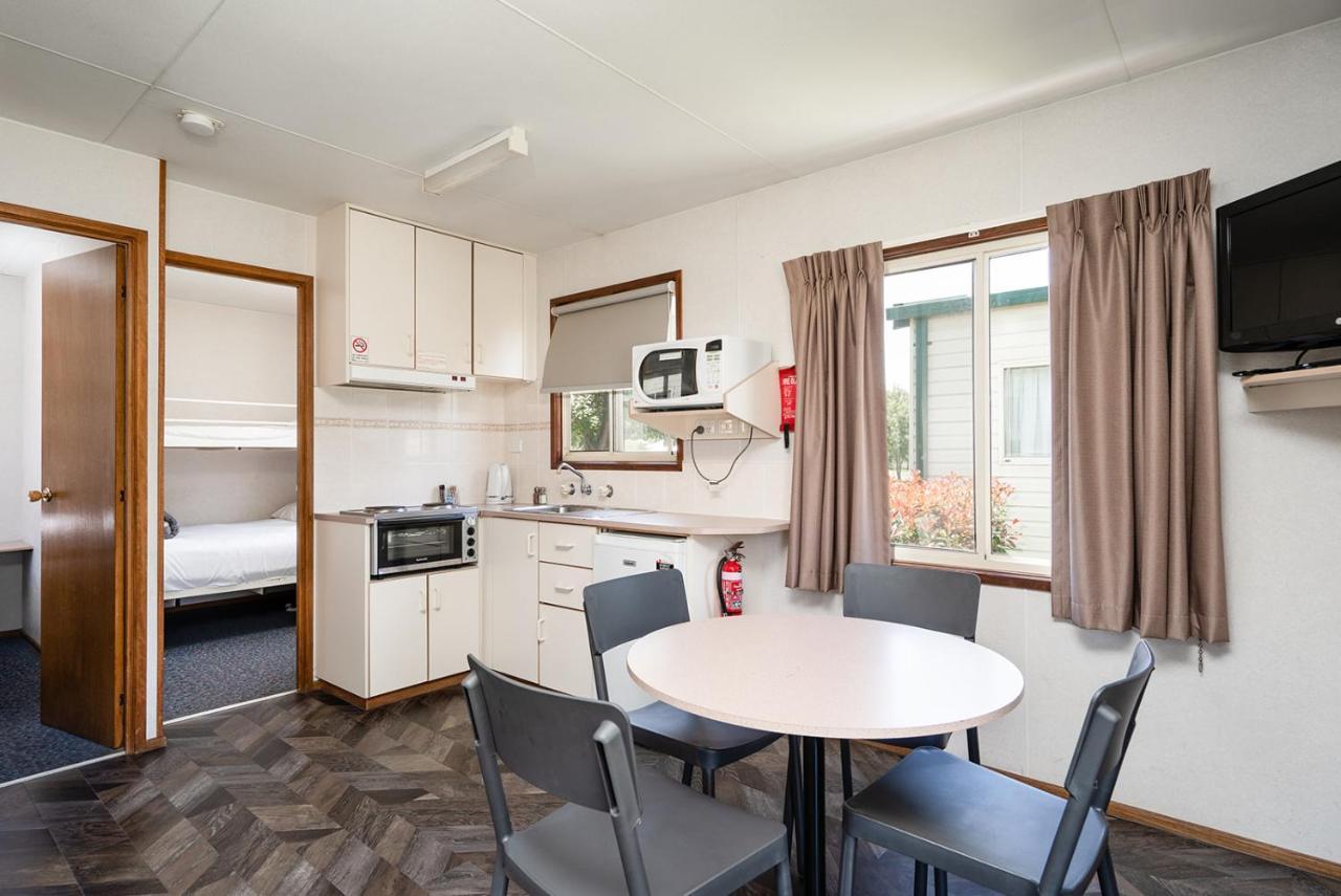 Gundagai Cabins & Tourist Park Buitenkant foto