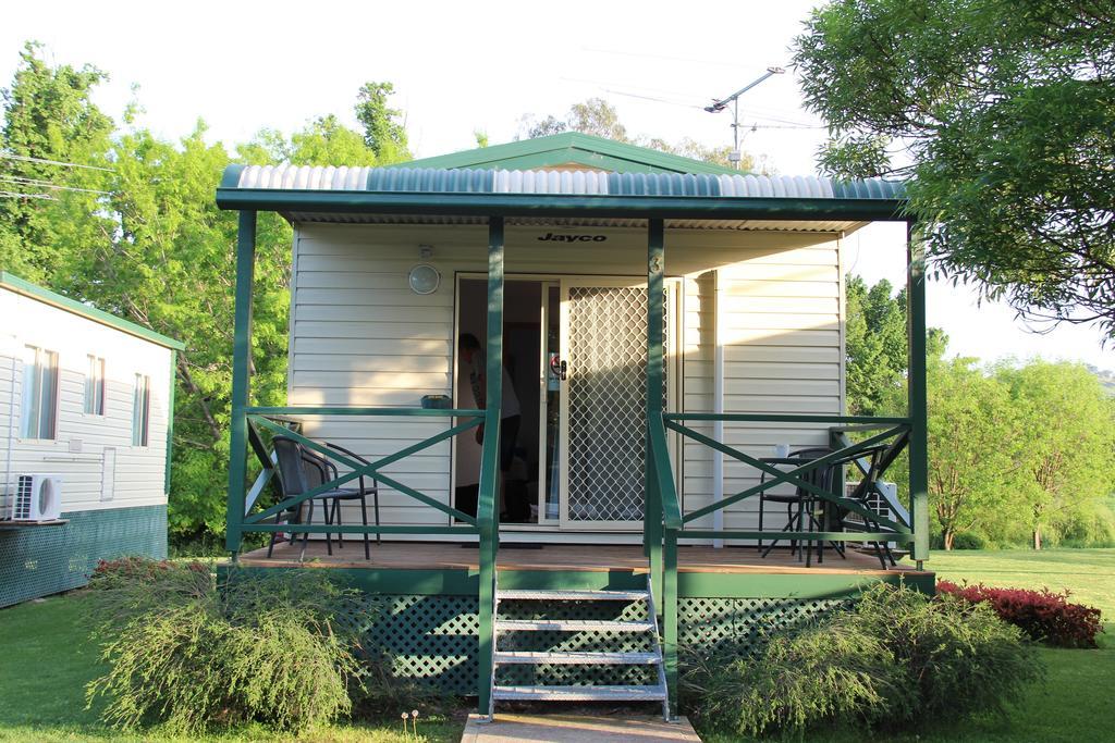 Gundagai Cabins & Tourist Park Buitenkant foto