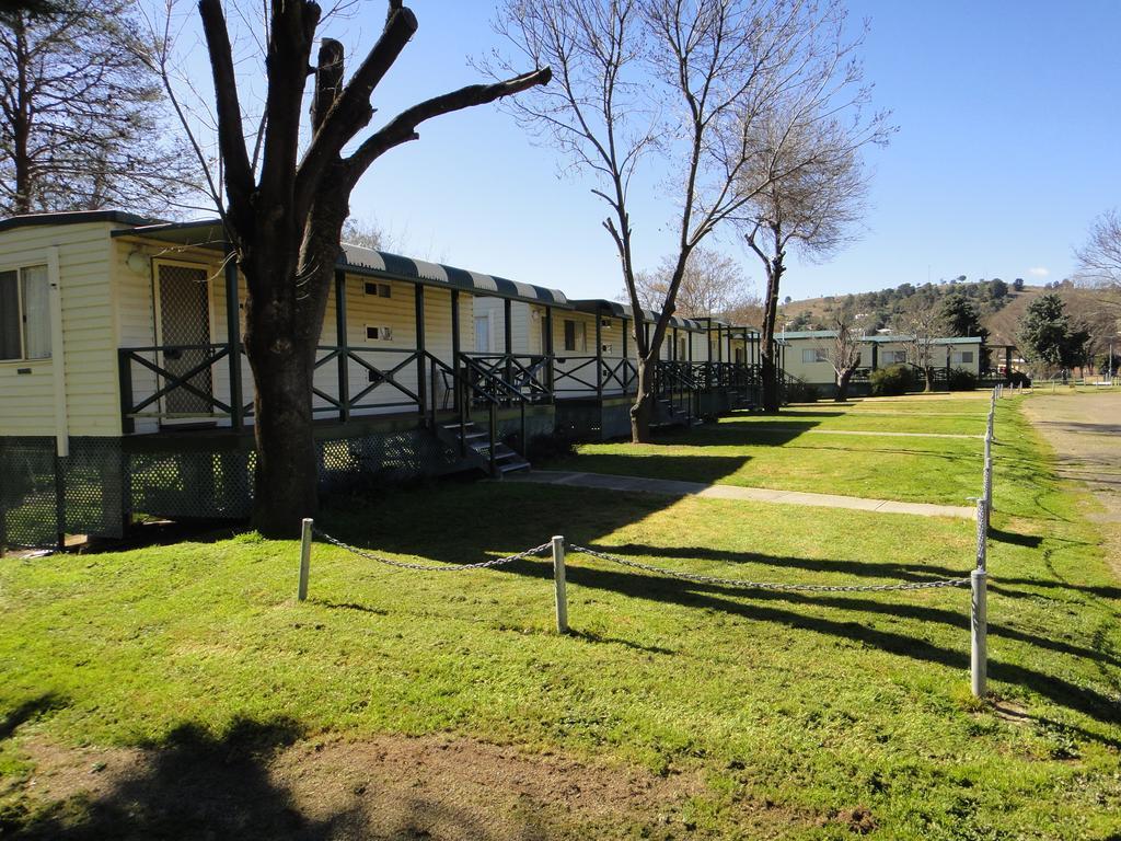 Gundagai Cabins & Tourist Park Buitenkant foto