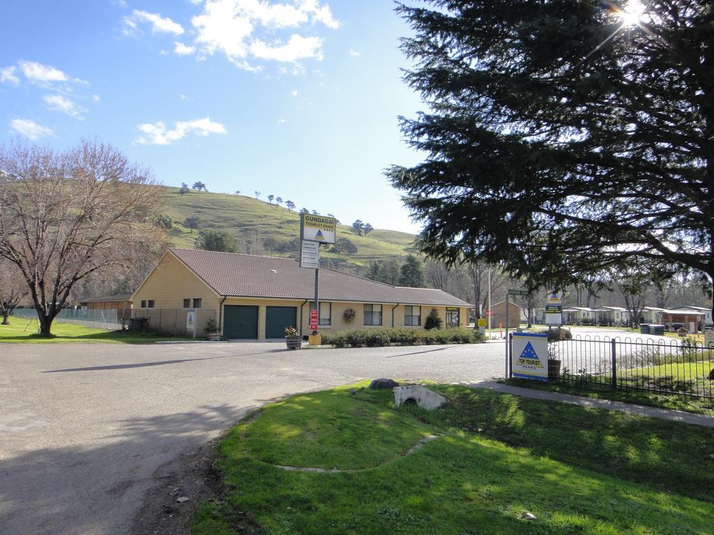 Gundagai Cabins & Tourist Park Buitenkant foto