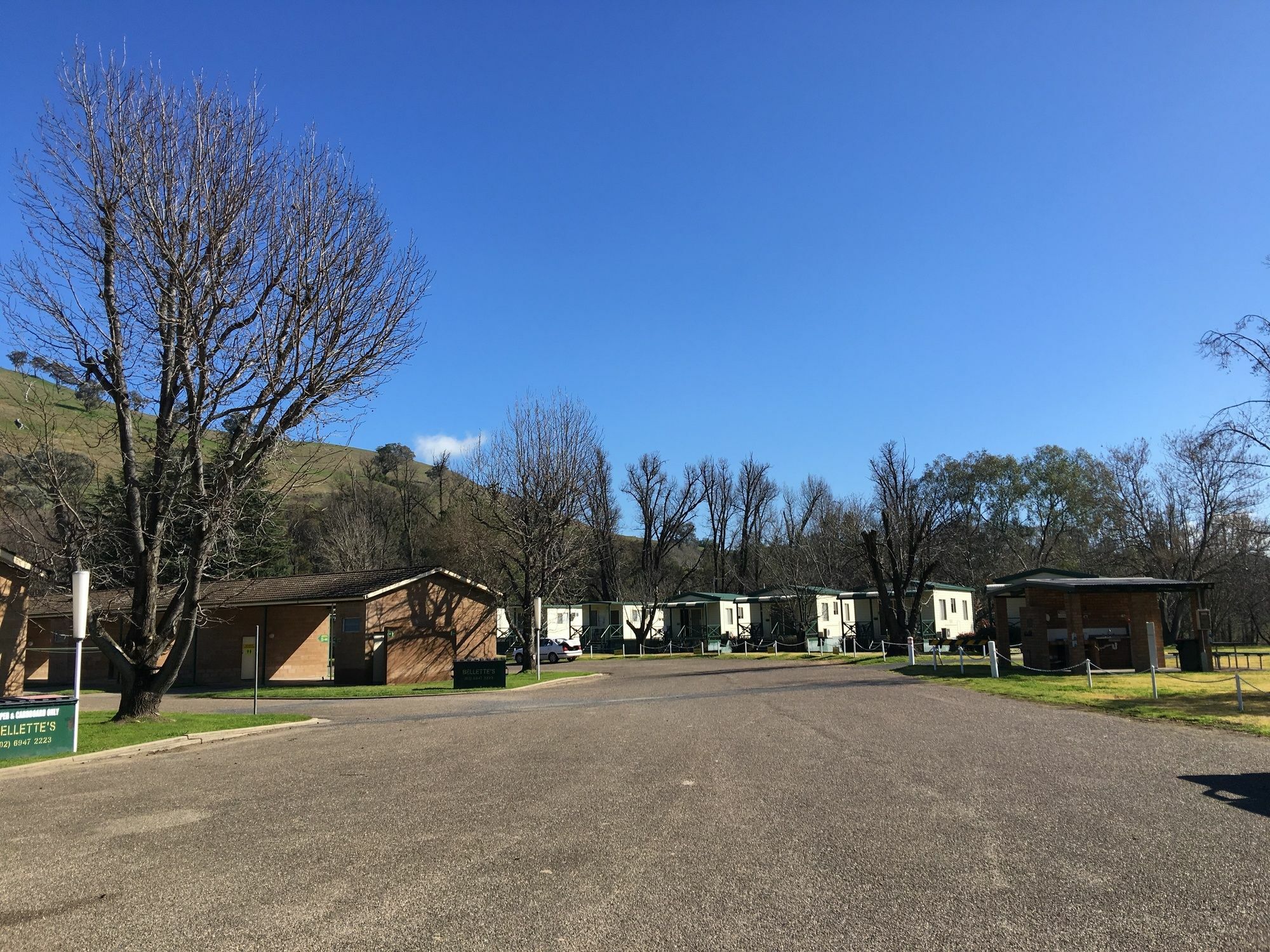 Gundagai Cabins & Tourist Park Buitenkant foto