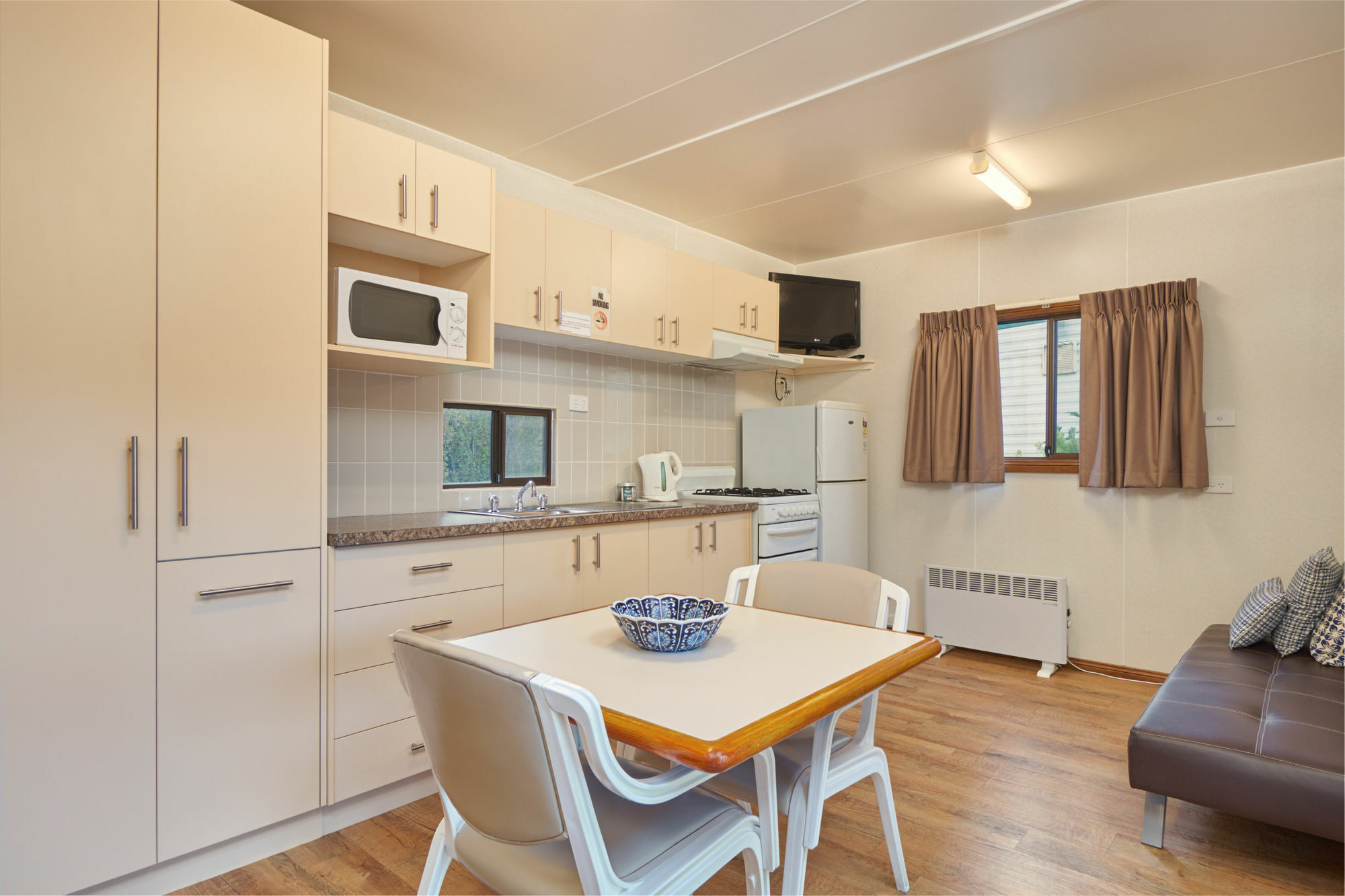 Gundagai Cabins & Tourist Park Buitenkant foto