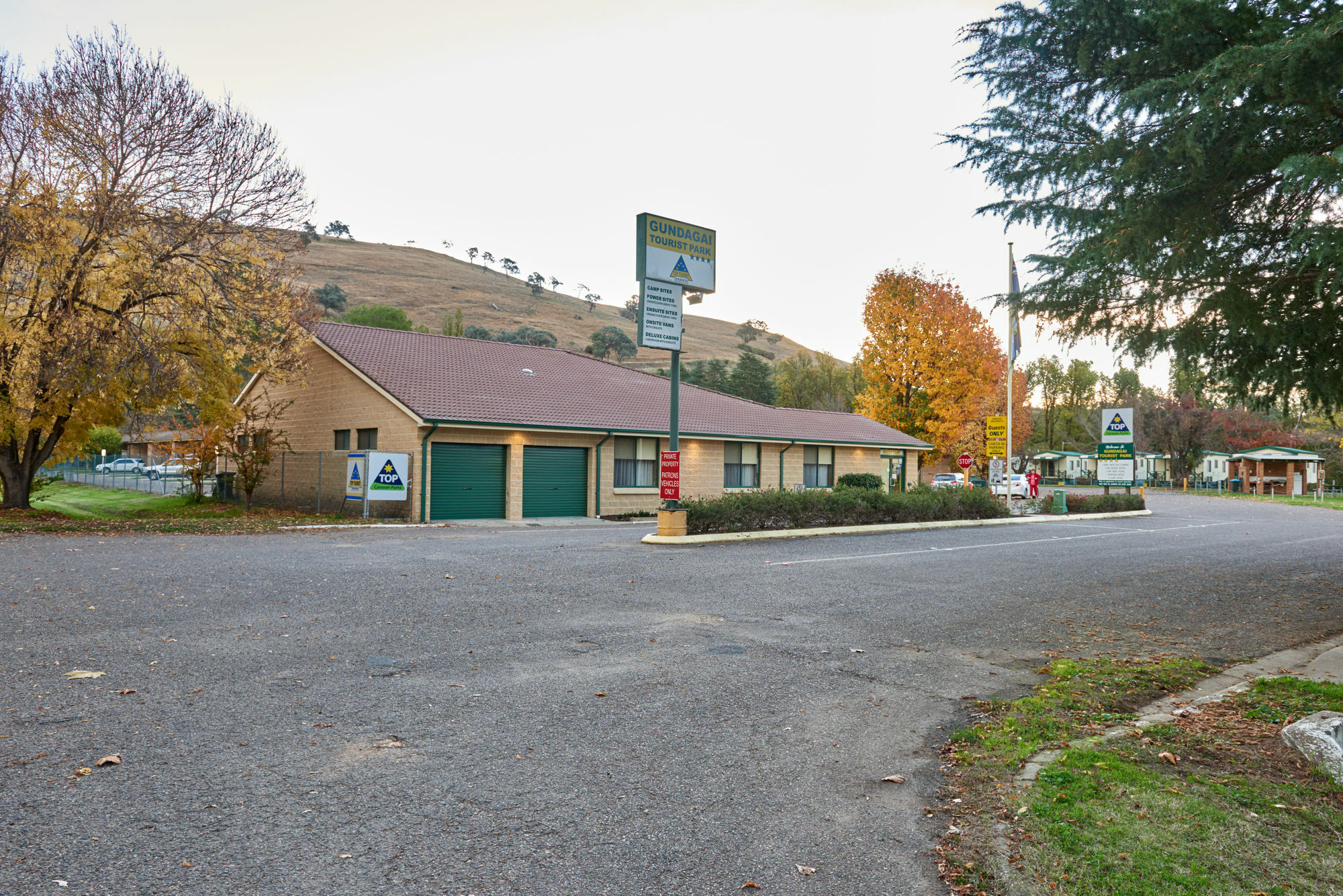 Gundagai Cabins & Tourist Park Buitenkant foto